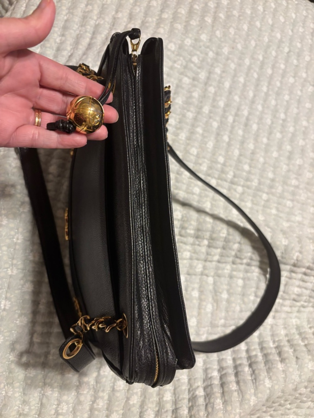 CHANEL Black Shoulder/Tote Bag in Caviar with Gold CC Accents-Beautiful! - Picture 15 of 15